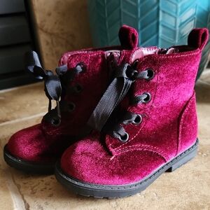 Cat & Jack Velvety Toddler Boots with Black Ribbon Laces Size 5